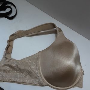 Vanity Fair bra size 38D underwires beige